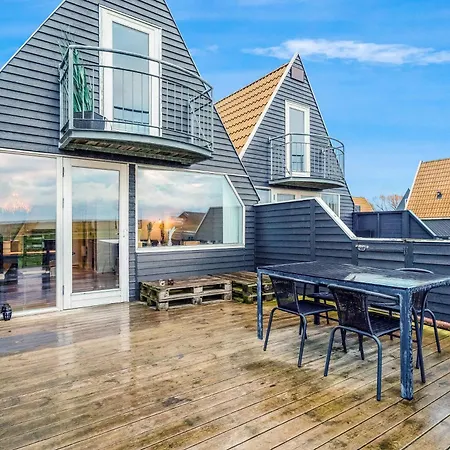 Family With Sea View In Gedser