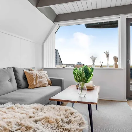 Ferienhaus Cozy With Sea View