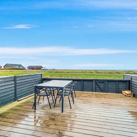 Cozy With Sea View Ferienhaus